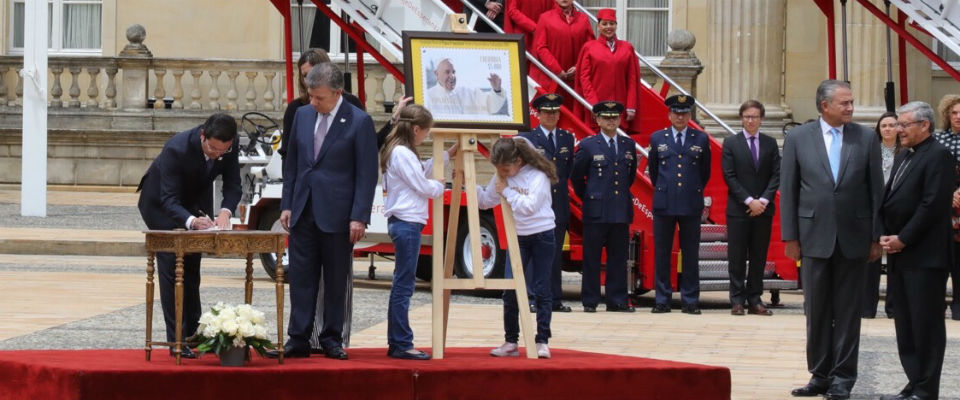 En circulación, 38.000 estampillas en homenaje a visita del Papa Francisco