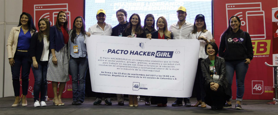 El ‘Pacto por más mujeres hacker’ se firmó en Colombia 4.0 El ‘Pacto por más mujeres hacker’ se firmó en Colombia 4.0