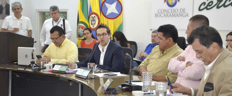 MinTIC expone rechazo al impuesto a la telefonía móvil ante el Concejo de Bucaramanga