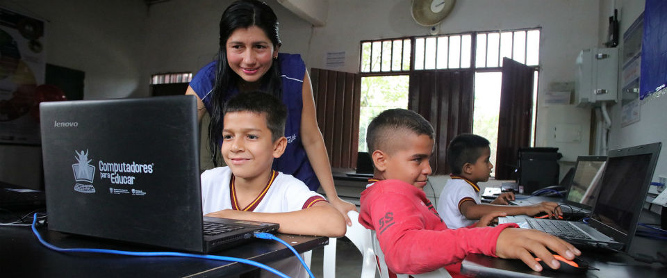 Conexiones a Internet de banda ancha en Colombia llegó a 30,3 millones al cierre del 2017 Conexiones a Internet de banda ancha en Colombia llegó a 30,3 millones al cierre del 2017