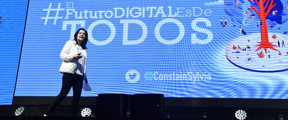 Ministra TIC - Sylvia Constaín
