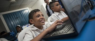 Niños de la Región Caribe en un Punto Vive Digital