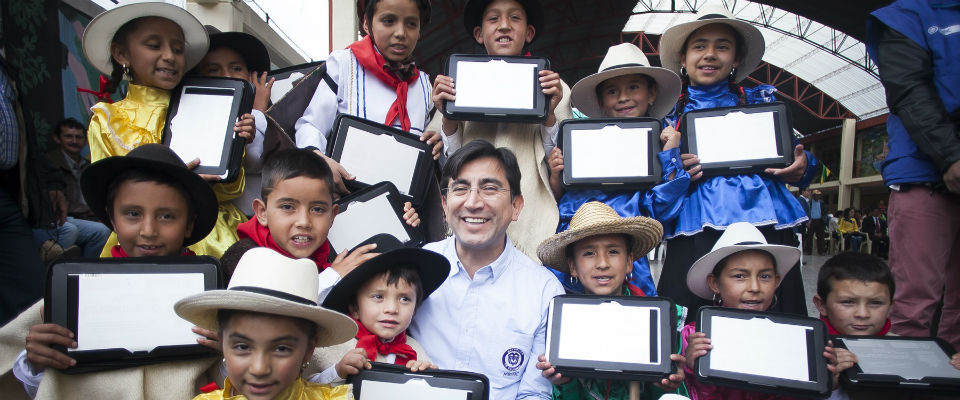 Entrega de Tabletas Para Educar en Cerinza, Boyacá. Entrega de Tabletas Para Educar en Cerinza, Boyacá.
