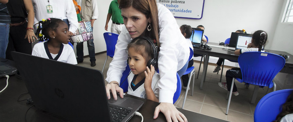 Viceministra TIC - María Carolina Hoyos en PVD de Yumbo Viceministra TIC - María Carolina Hoyos en PVD de Yumbo