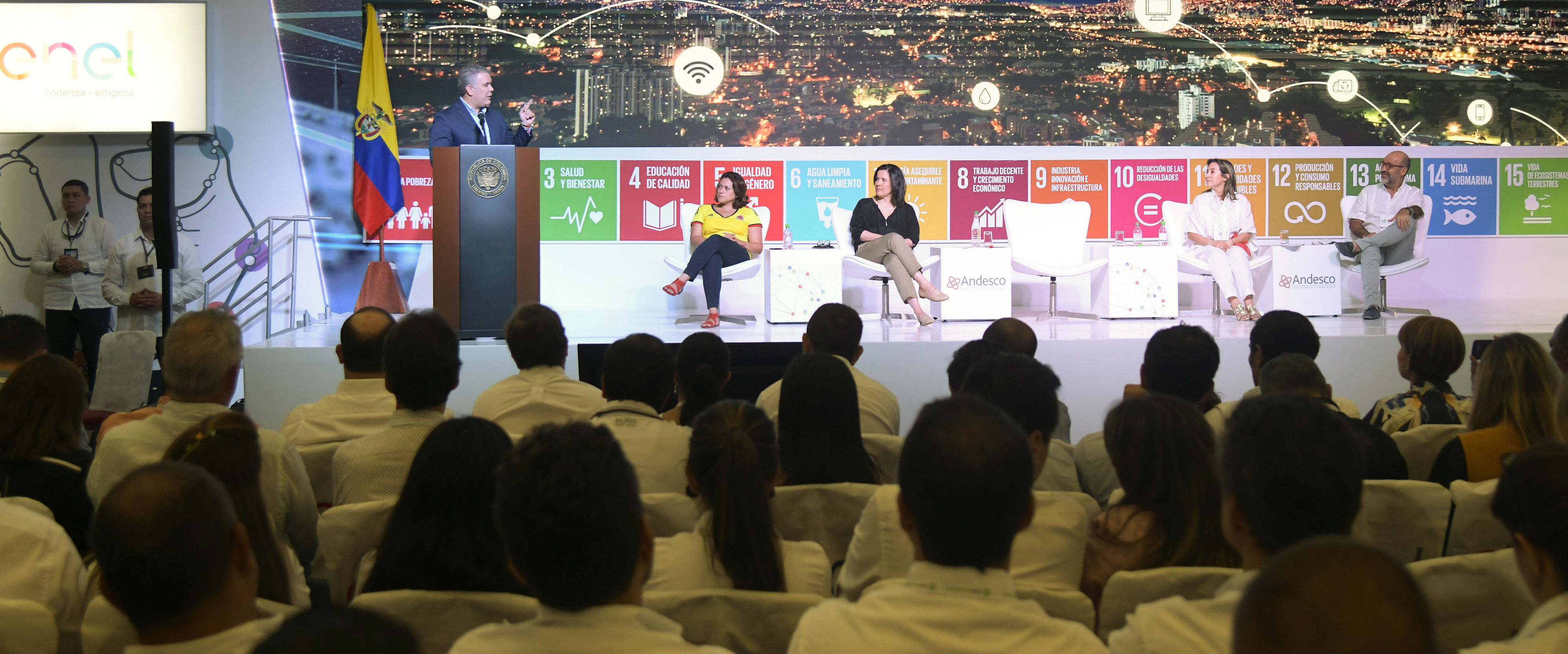 La Ley de Modernización de las TIC da señales claras a la inversión para que llegue y transforme digitalmente al país La Ley de Modernización de las TIC da señales claras a la inversión para que llegue y transforme digitalmente al país
