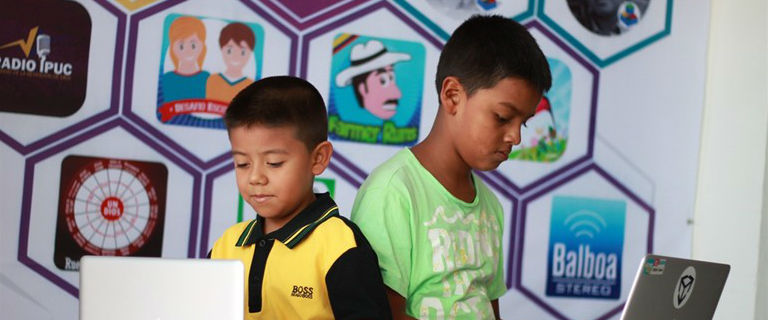 Microbit, es un proyecto que busca enseñar lenguajes de programación digital a niños y niñas en todo el país.. Foto: Colprensa Microbit, es un proyecto que busca enseñar lenguajes de programación digital a niños y niñas en todo el país.. Foto: Colprensa
