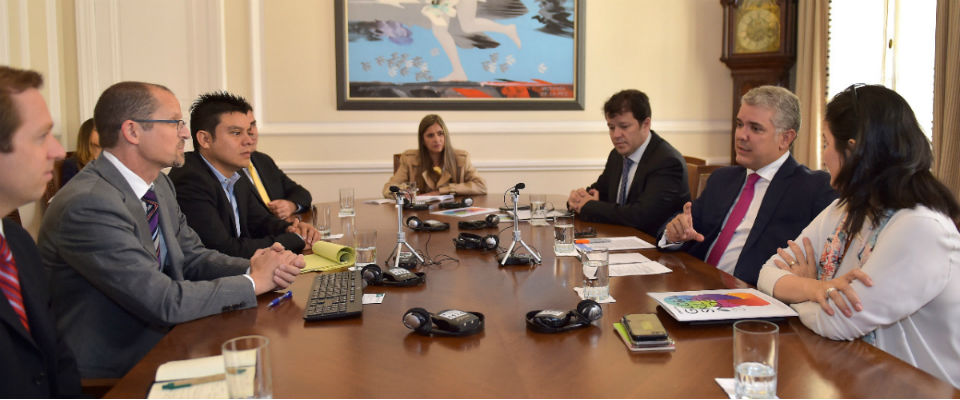 Gobierno anuncia convenio con importante plataforma de educación virtual para beneficiar a jóvenes y profesionales colombianos Gobierno anuncia convenio con importante plataforma de educación virtual para beneficiar a jóvenes y profesionales colombianos