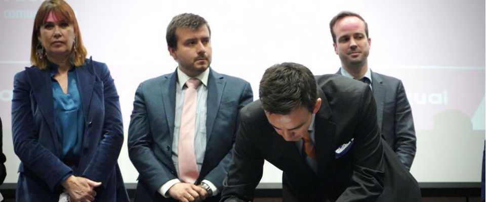 MinTIC firmó gran pacto por la erradicación de la trata de personas y la explotación sexual de niñas, niños, adolescentes y mujeres en Colombia MinTIC firmó gran pacto por la erradicación de la trata de personas y la explotación sexual de niñas, niños, adolescentes y mujeres en Colombia