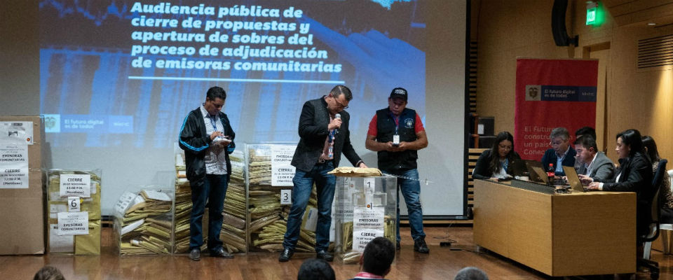 MinTIC recibió 632 propuestas para participar en el proceso de adjudicación de emisoras comunitarias MinTIC recibió 632 propuestas para participar en el proceso de adjudicación de emisoras comunitarias