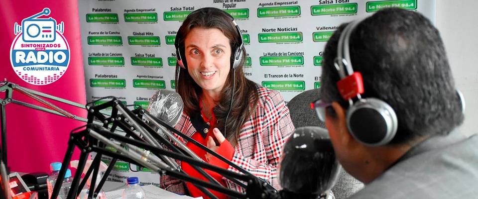 En la entrevista, la ministra reiteró su compromiso con estos medios informativos, incentivándolos a continuar con su importante labor. En la entrevista, la ministra reiteró su compromiso con estos medios informativos, incentivándolos a continuar con su importante labor.