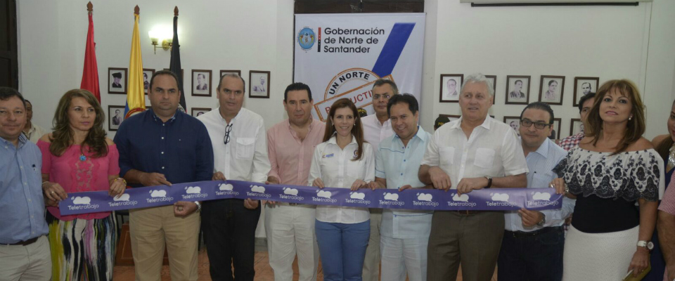 La Viceministra María Carolina Hoyos, en su visita a la capital fronteriza, comenzó con la firma del Pacto por el Teletrabajo, realizada en la Gobernación de Norte de Santander. La Viceministra María Carolina Hoyos, en su visita a la capital fronteriza, comenzó con la firma del Pacto por el Teletrabajo, realizada en la Gobernación de Norte de Santander.