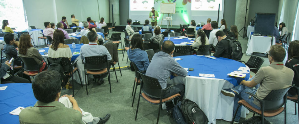 Máxima Velocidad Digital 2017, una oportunidad para avanzar en la implementación de la Estrategia GEL Máxima Velocidad Digital 2017, una oportunidad para avanzar en la implementación de la Estrategia GEL