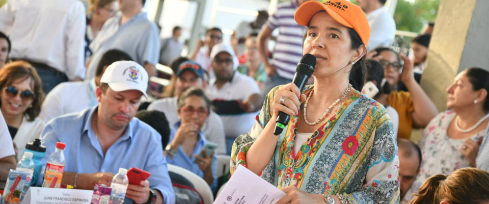Ministra TIC - Sylvia Constaín