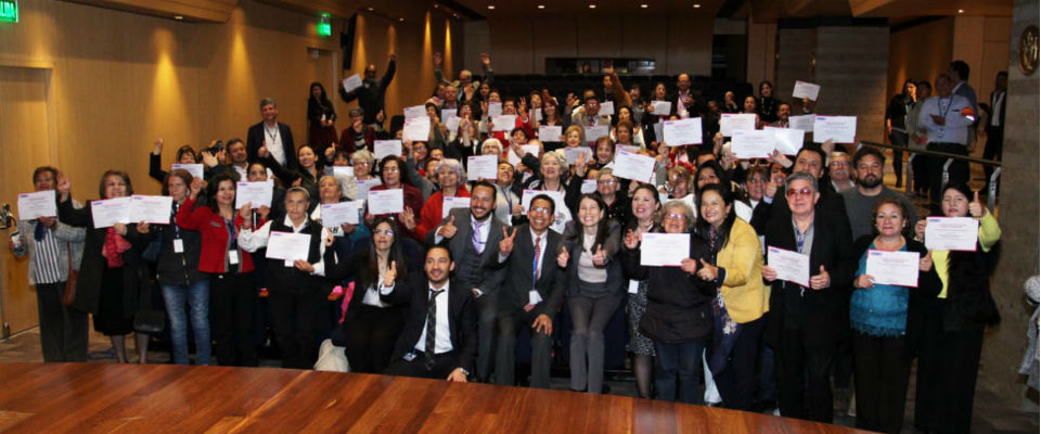 Adultos mayores salieron del analfabetismo digital y entraron al mundo de las TIC Adultos mayores salieron del analfabetismo digital y entraron al mundo de las TIC